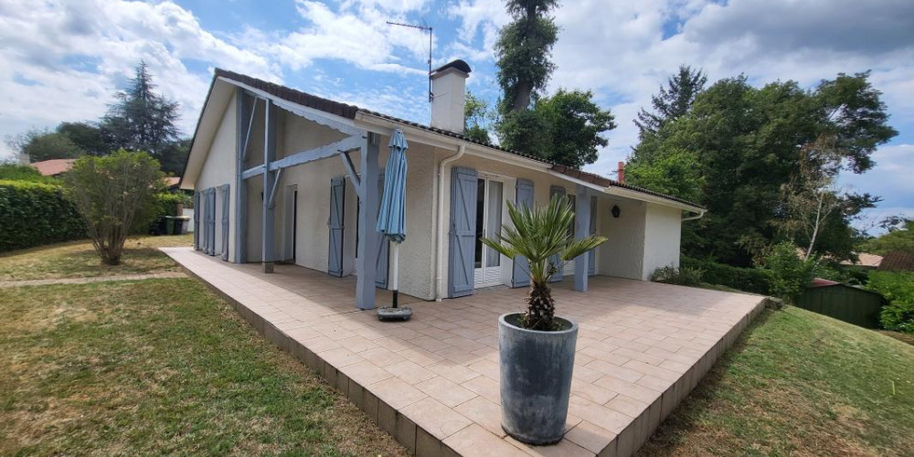 maison à ST PIERRE DU MONT (40280)