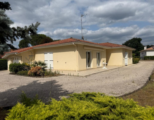 maison  ROQUEFORT