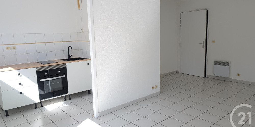 appartement à ST PIERRE DU MONT (40280)