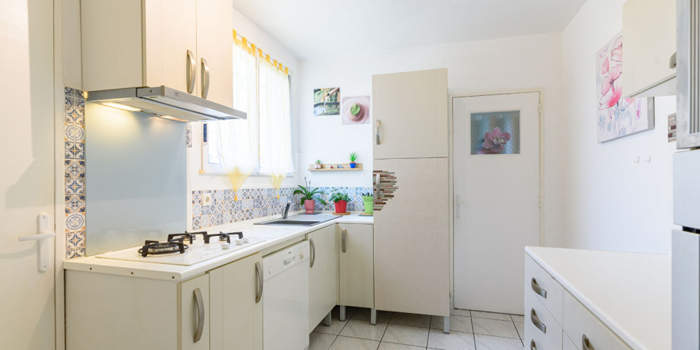 maison à ST PIERRE DU MONT (40280)