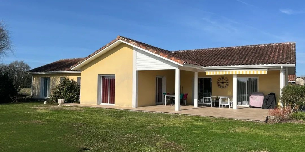 maison à ST YAGUEN (40400)