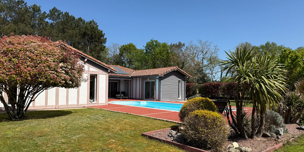 maison à AZUR (40140)