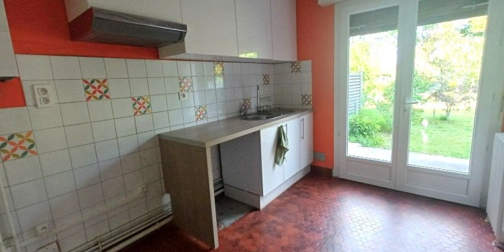 maison à ST PIERRE DU MONT (40280)
