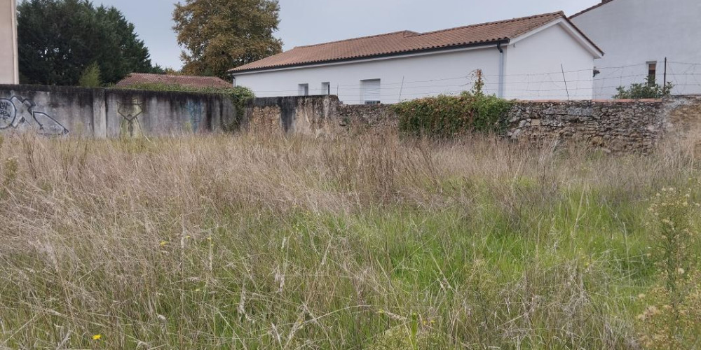 terrain à MONT DE MARSAN (40000)