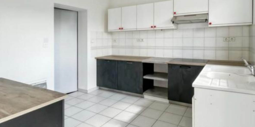 maison à ST PIERRE DU MONT (40280)