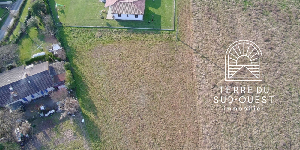 terrain à ST SEVER (40500)