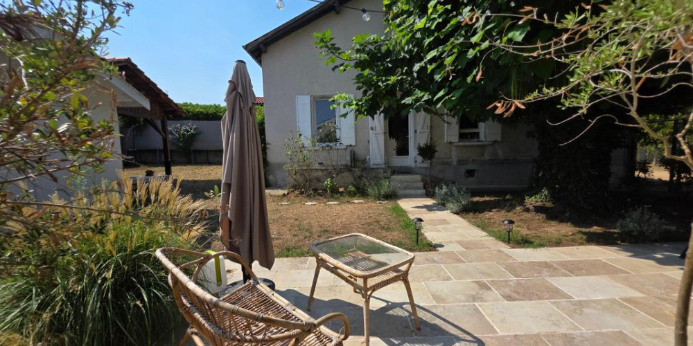 maison à ST PIERRE DU MONT (40280)