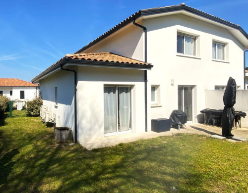 maison  ST PIERRE DU MONT