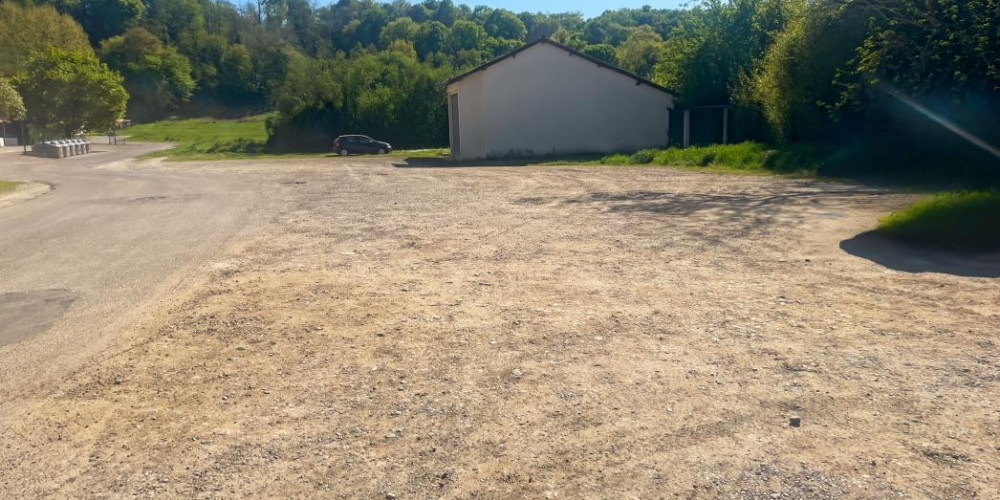 local commercial à LARRIVIERE ST SAVIN (40270)