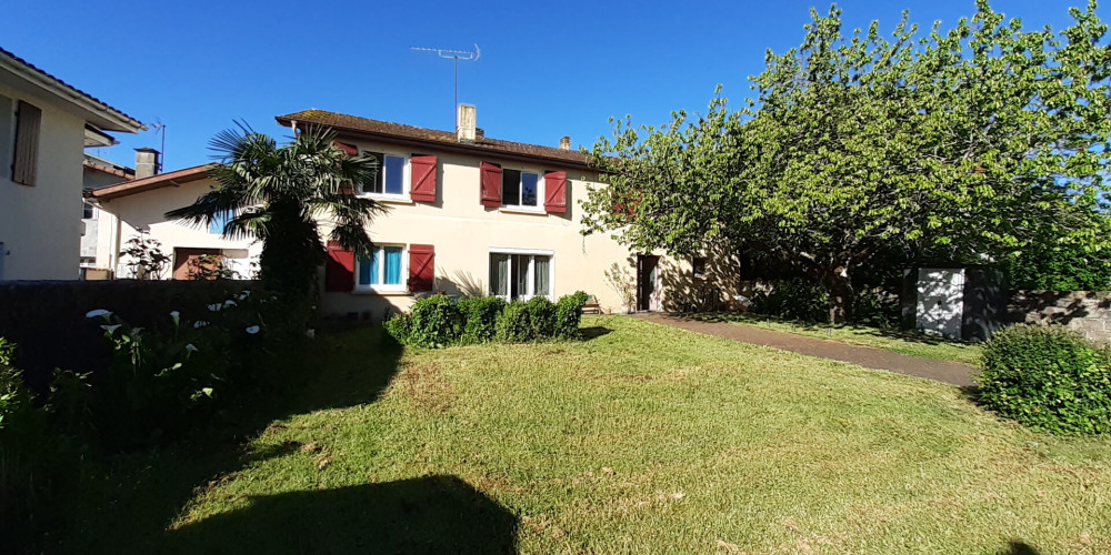 appartement à AMOU (40330)