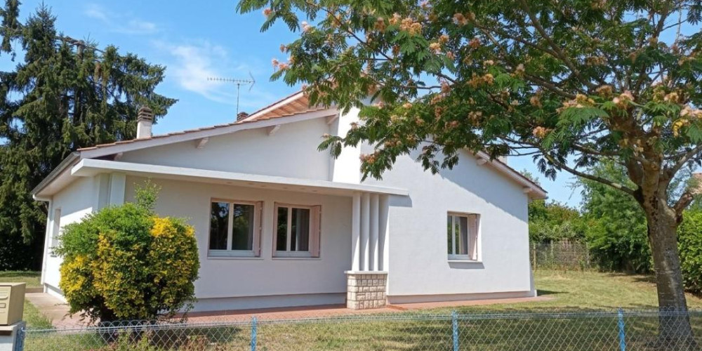 maison à ST PIERRE DU MONT (40280)