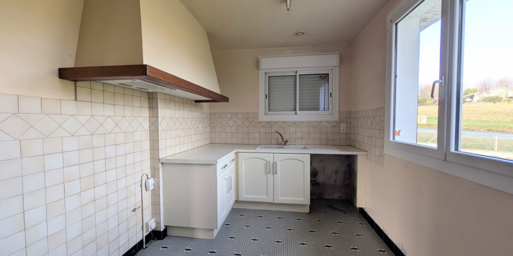 maison à ST SEVER (40500)