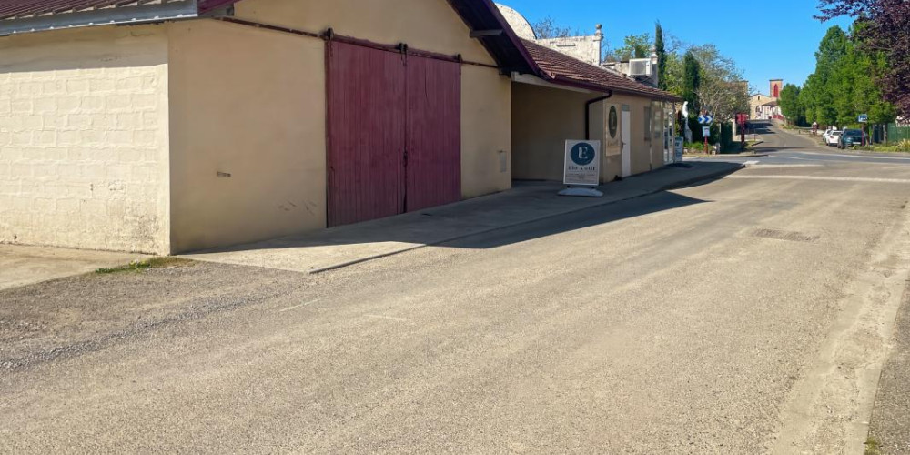 local commercial à LARRIVIERE ST SAVIN (40270)