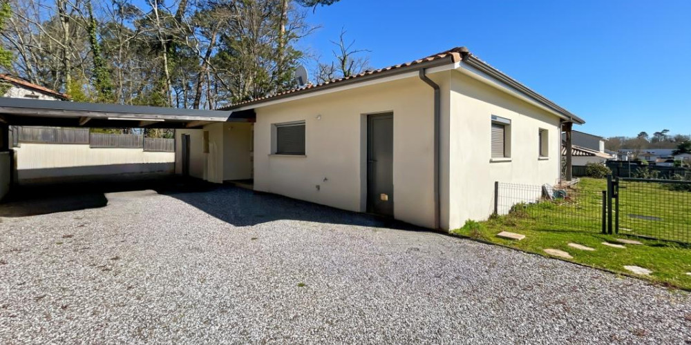 maison à ST PIERRE DU MONT (40280)