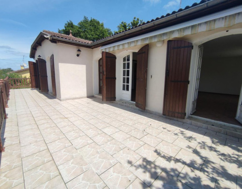 maison  ST PIERRE DU MONT