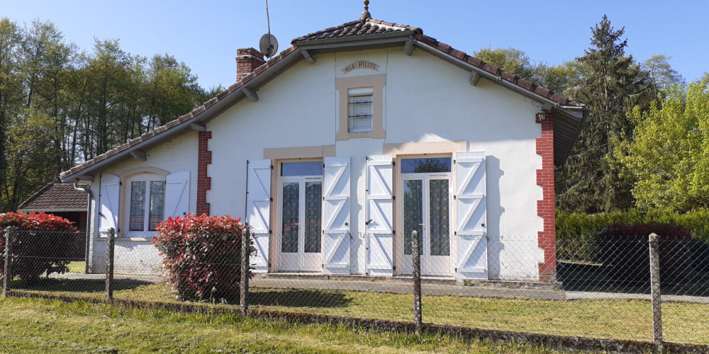 maison à LABOUHEYRE (40210)