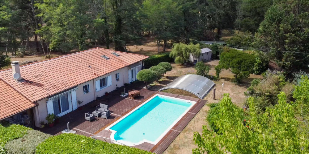 maison à LABOUHEYRE (40210)