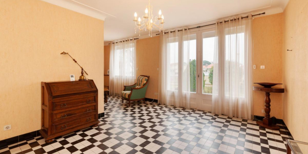 maison à ST PIERRE DU MONT (40280)