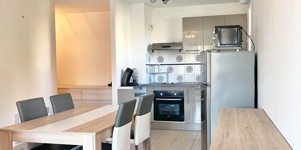 appartement à ST PIERRE DU MONT (40280)