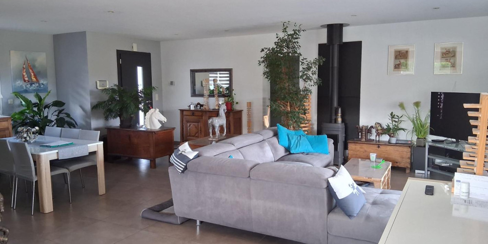 maison à POMAREZ (40360)