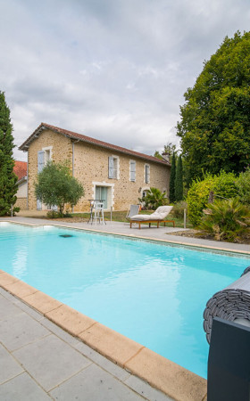 Maison  UCHACQ ET PARENTIS