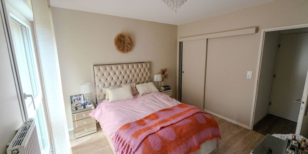 appartement à ST PIERRE DU MONT (40280)