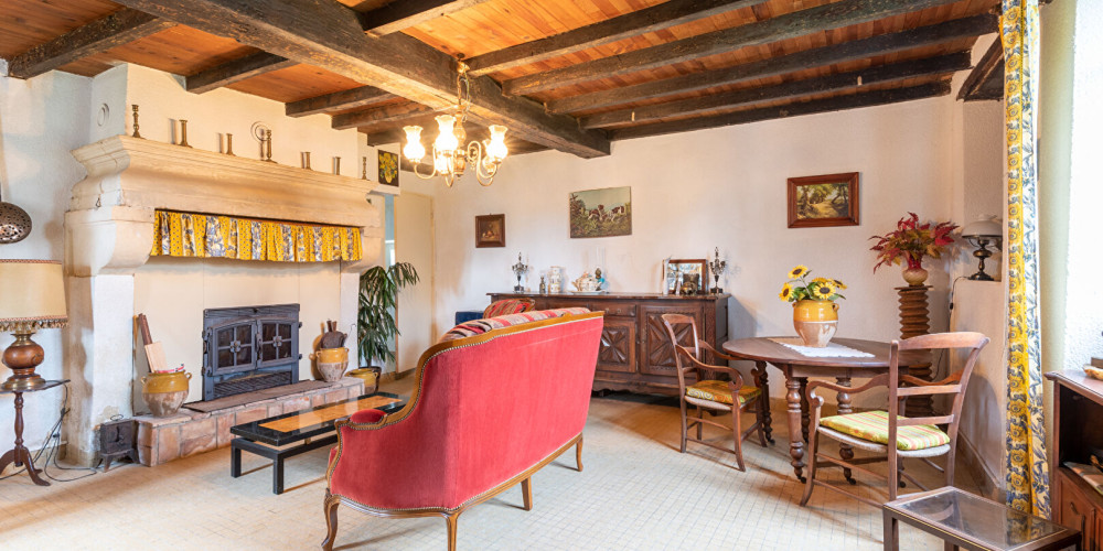 maison à AMOU (40330)