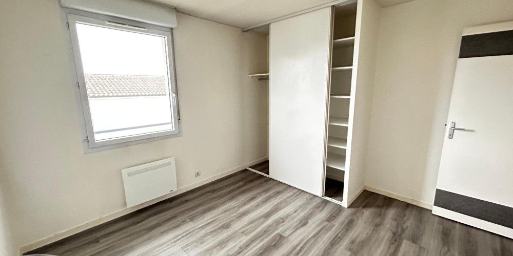 appartement à ST PIERRE DU MONT (40280)