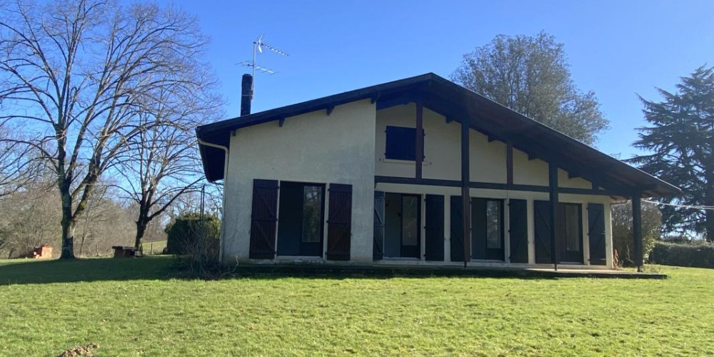 maison à AMOU (40330)