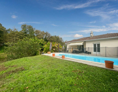 maison  ST PIERRE DU MONT