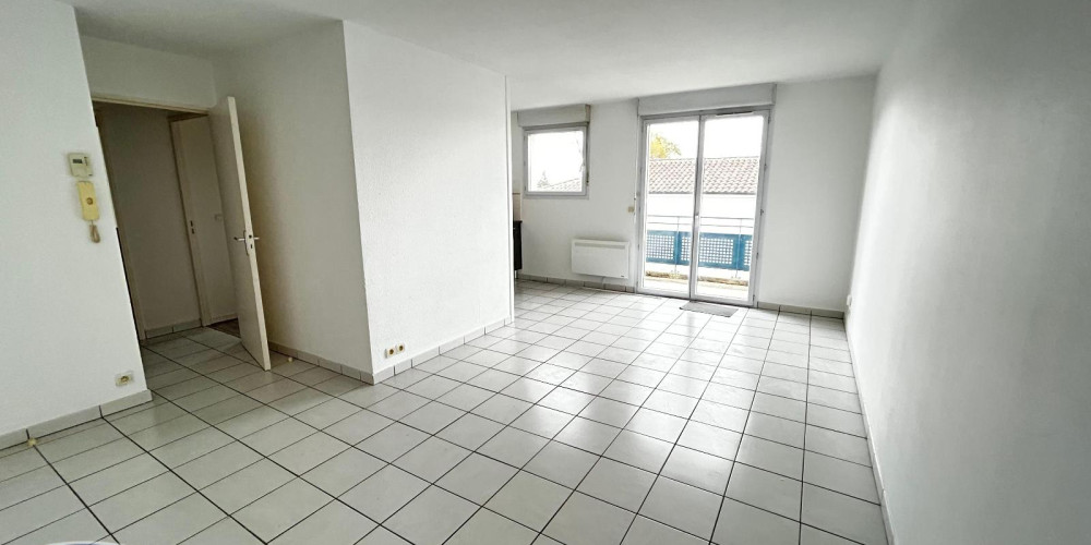 appartement à ST PIERRE DU MONT (40280)