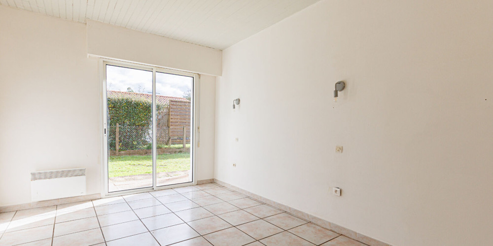 maison à AZUR (40140)