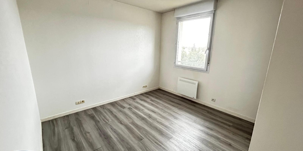 appartement à ST PIERRE DU MONT (40280)