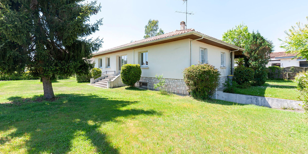 maison à ST PIERRE DU MONT (40280)