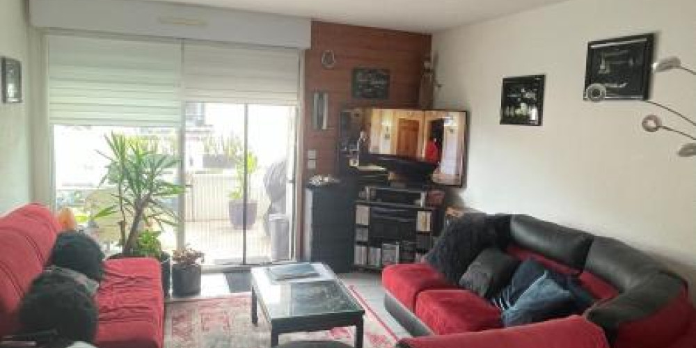 appartement à ST PIERRE DU MONT (40280)