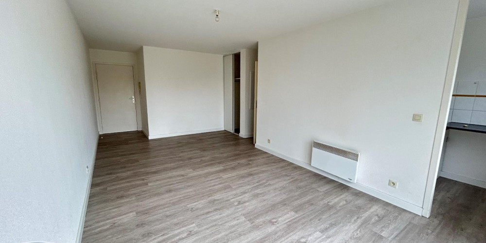 appartement à ST PIERRE DU MONT (40280)