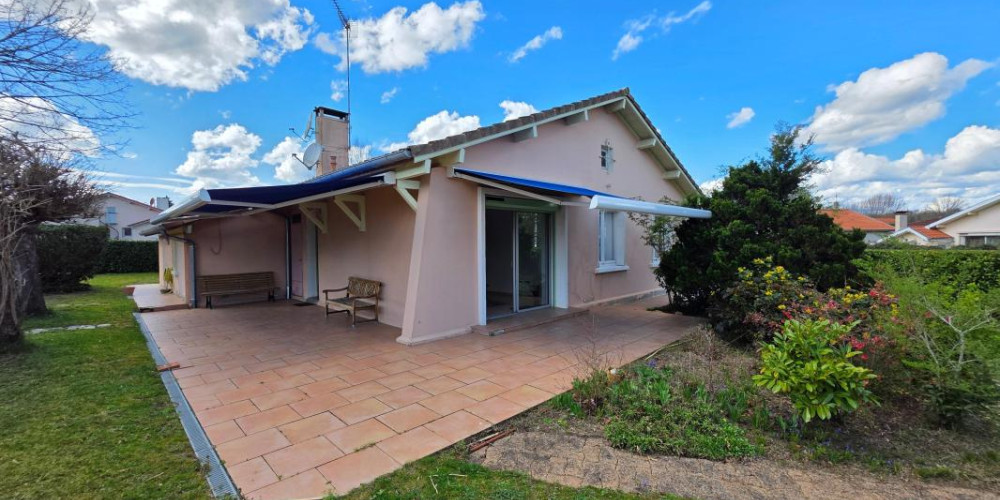 maison à ST PIERRE DU MONT (40280)