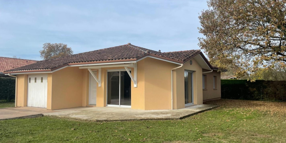 maison à ST PIERRE DU MONT (40280)