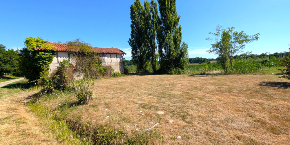 terrain à MONT DE MARSAN (40000)