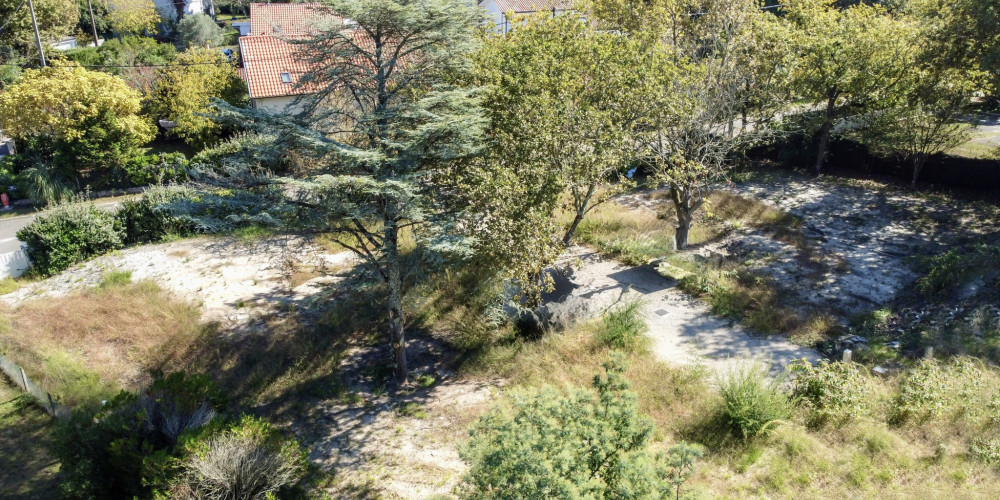 terrain à CAPBRETON (40130)