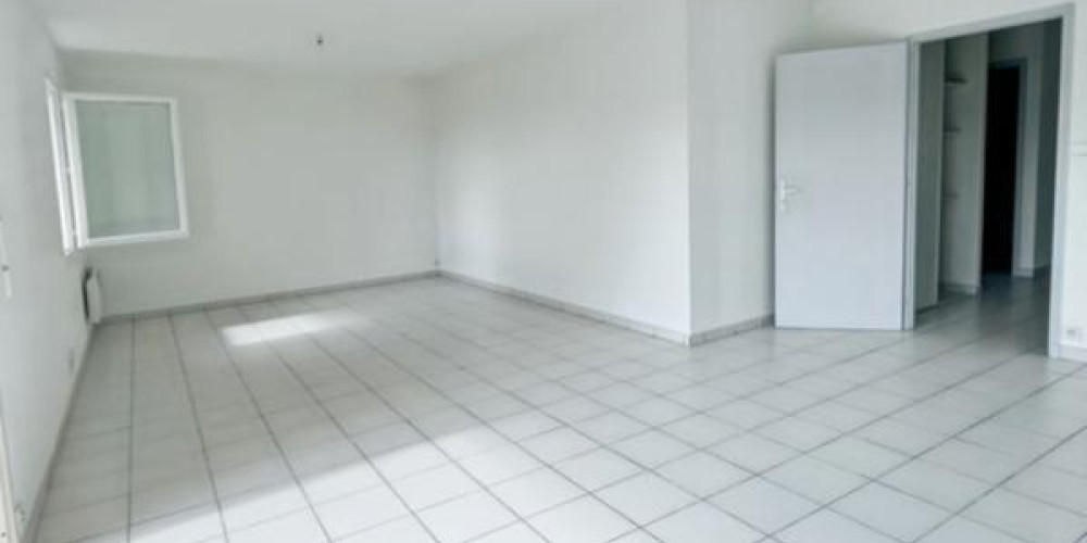 maison à ST PIERRE DU MONT (40280)