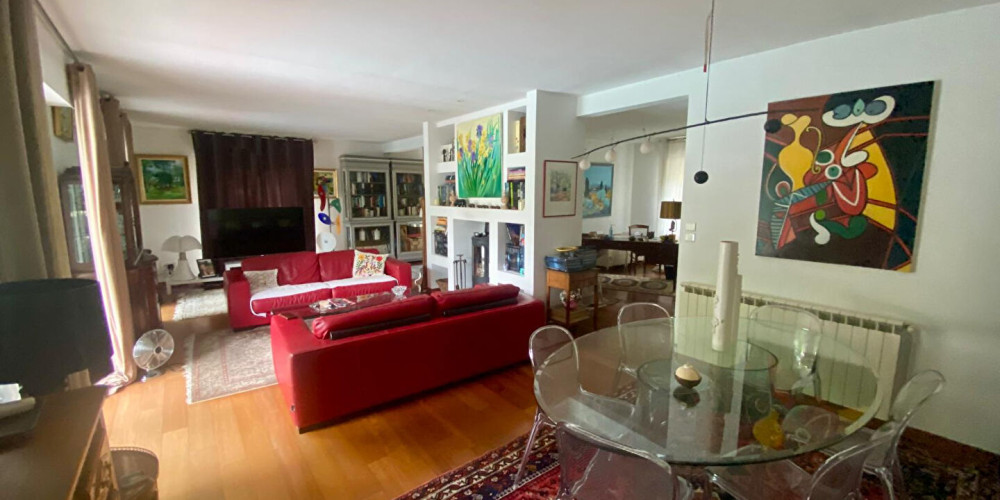 maison à ST PIERRE DU MONT (40280)