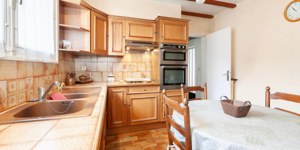 maison à ST PIERRE DU MONT (40280)