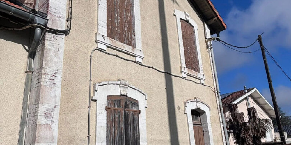 maison à LABOUHEYRE (40210)