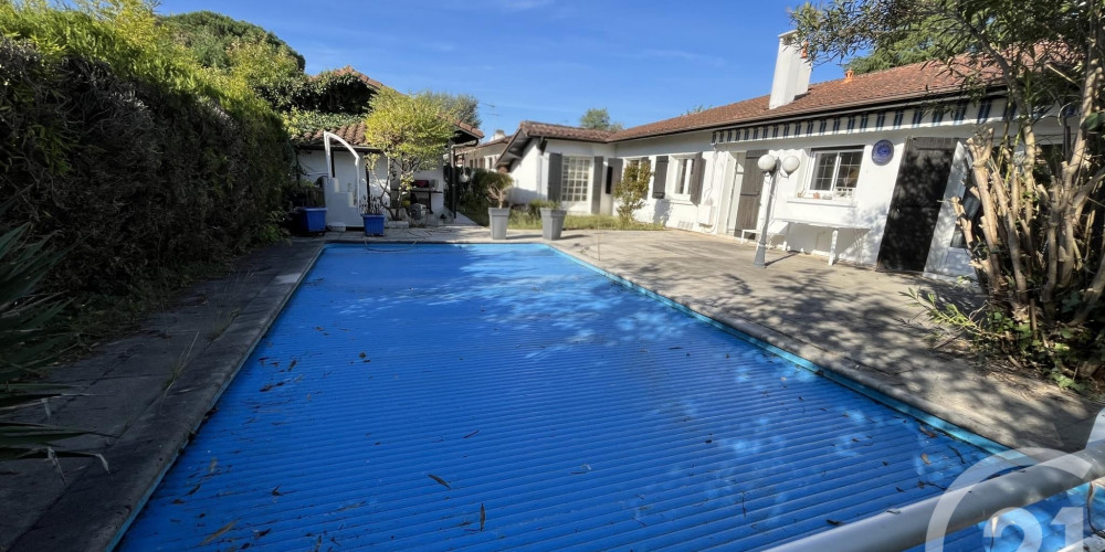 maison à ST PIERRE DU MONT (40280)