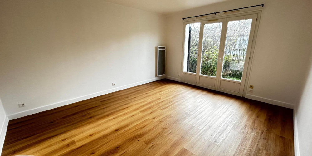 maison à ST PIERRE DU MONT (40280)