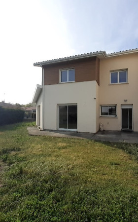 Appartement  PARENTIS EN BORN