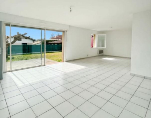 maison  ST PIERRE DU MONT