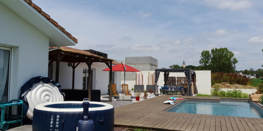 maison à POMAREZ (40360)