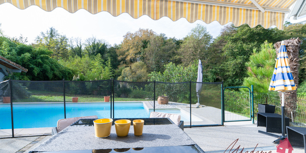 maison à ST PIERRE DU MONT (40280)